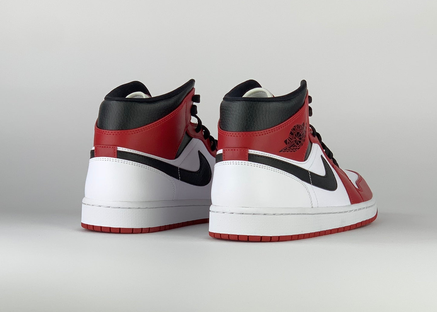 Jordan 1 Mid Chicago (2020)