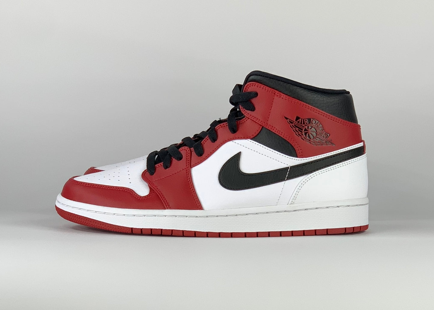 Jordan 1 Mid Chicago (2020)