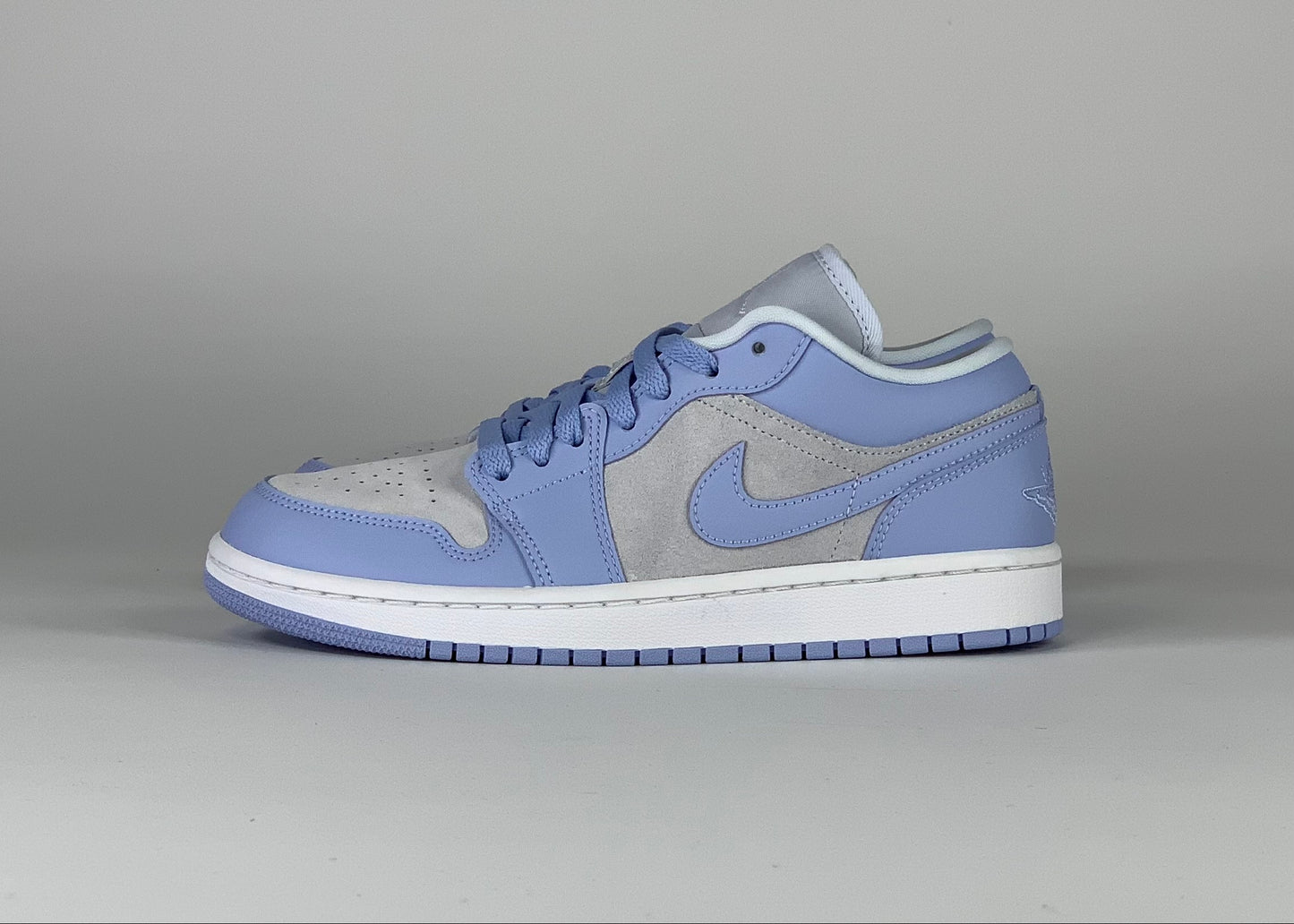 Jordan 1 Low Football Grey Aluminum (W)