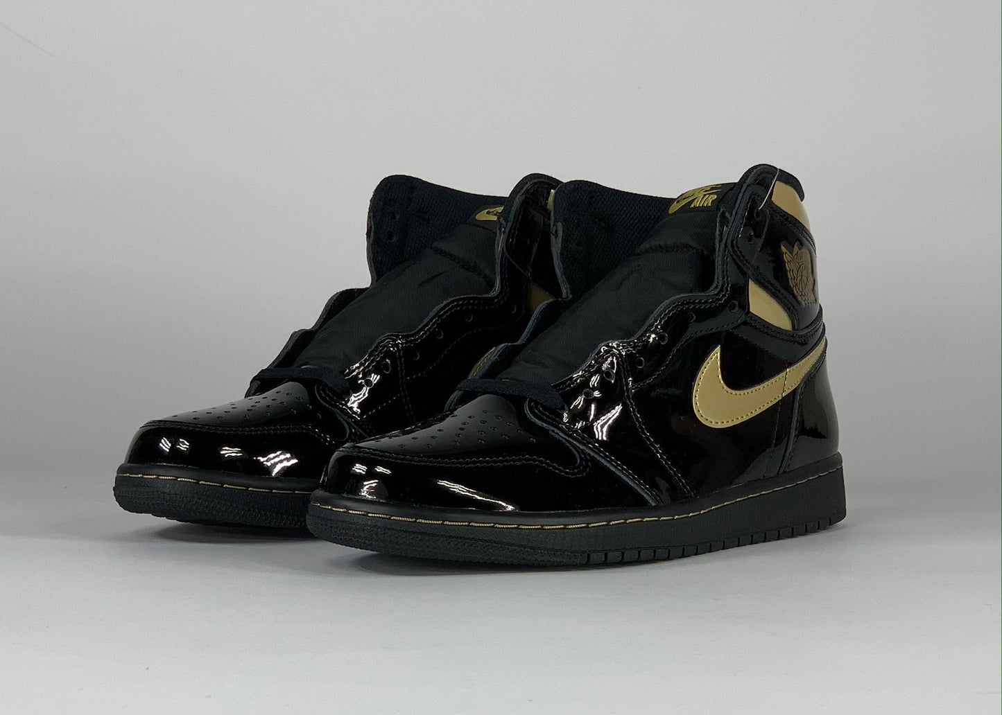 Jordan 1 Retro High Black Metallic Gold (2020)