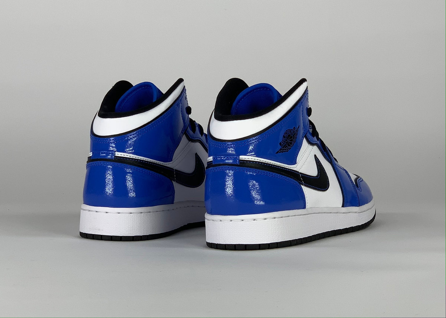 Jordan 1 Mid Signal Blue