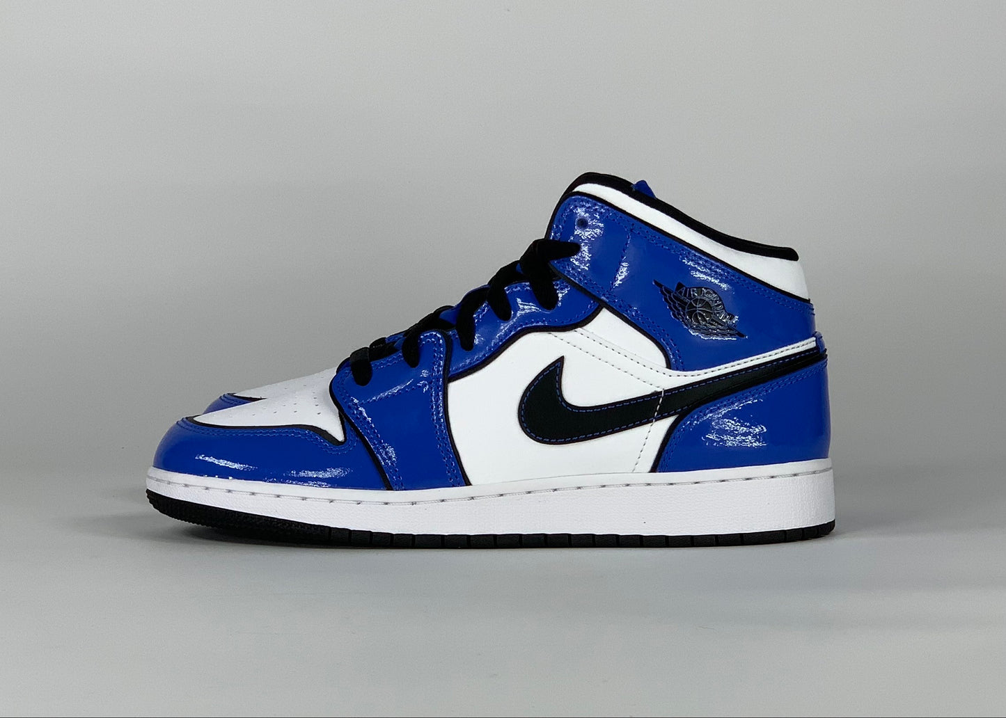 Jordan 1 Mid Signal Blue