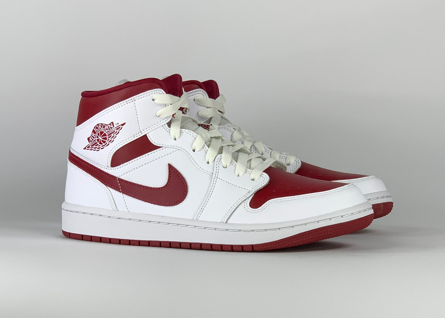 Jordan 1 Mid Reverse Chicago (W)