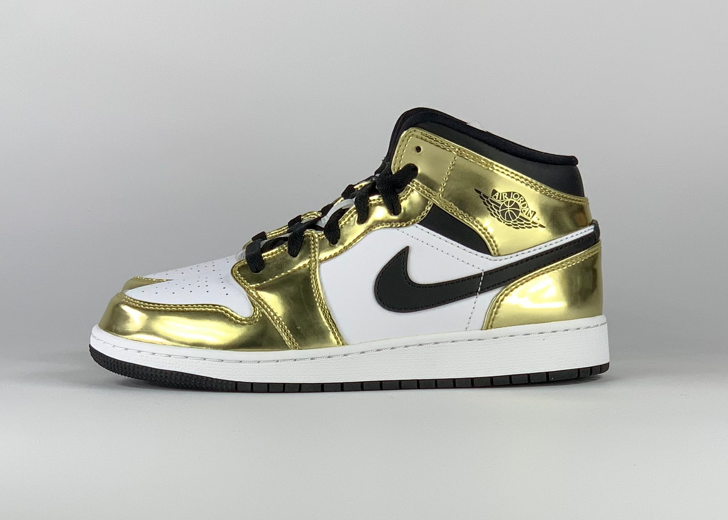 Jordan 1 Mid Metallic Gold