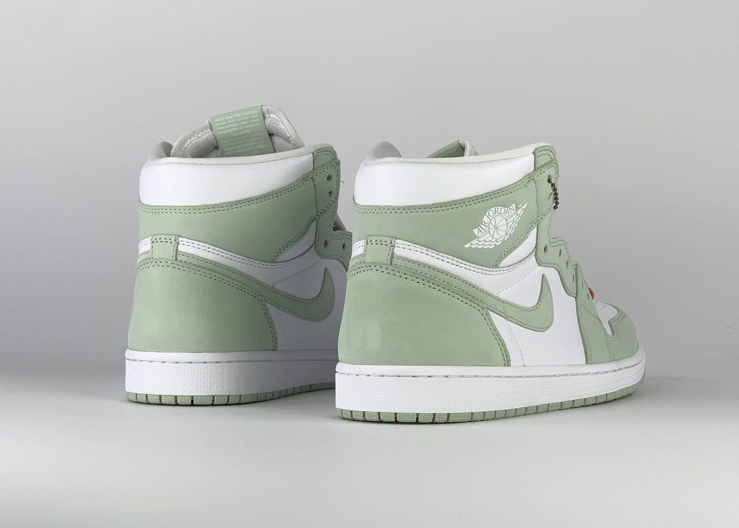 Jordan 1 Retro High OG Seafoam (W)