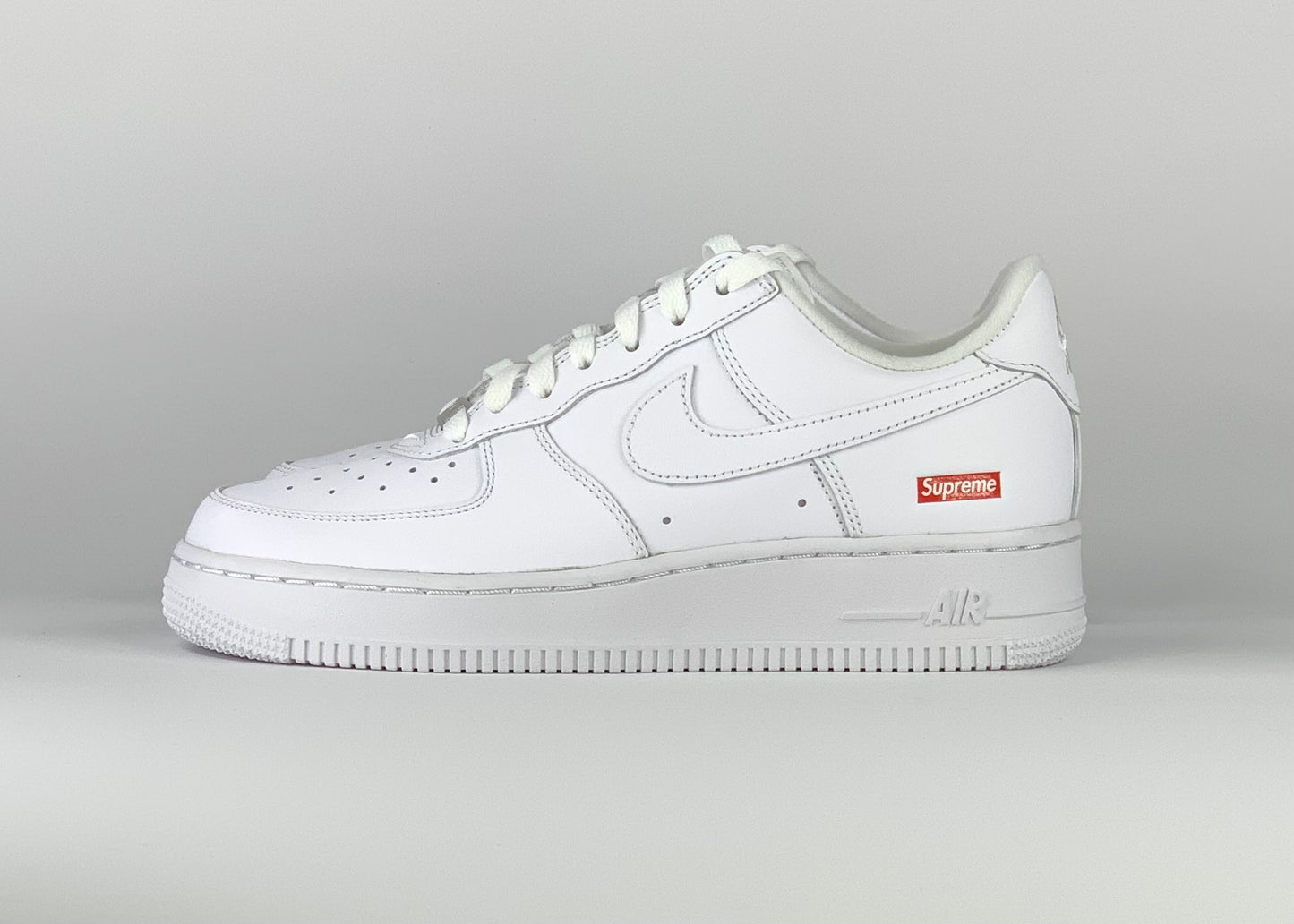 Nike Air Force 1 Low Supreme White