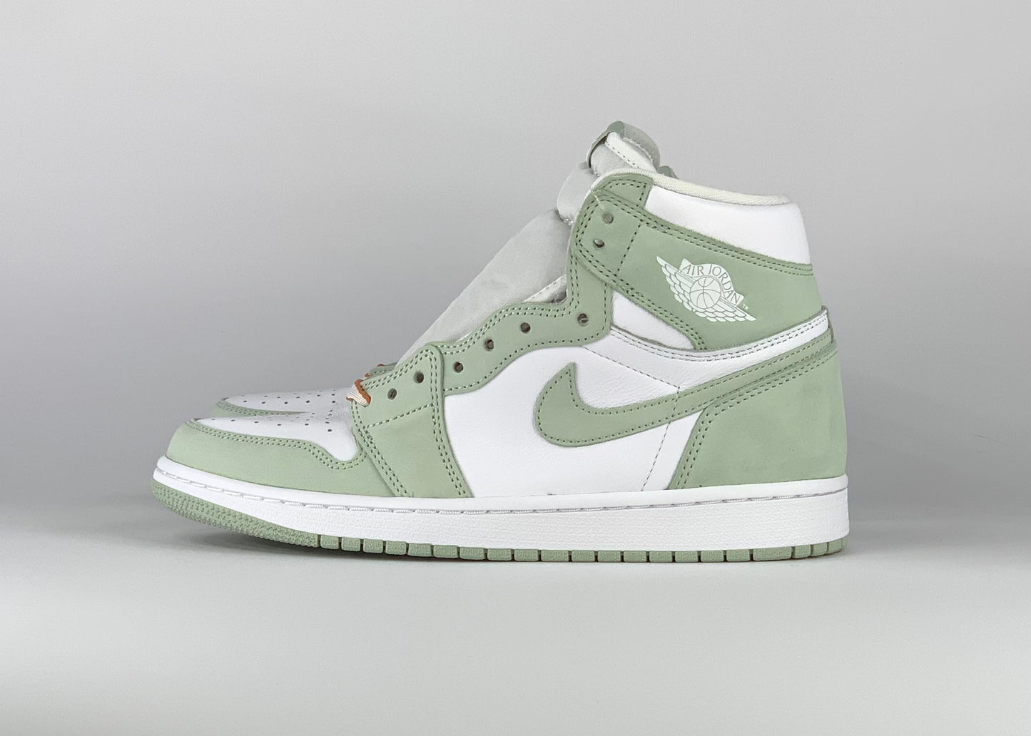 Jordan 1 Retro High OG Seafoam (W)