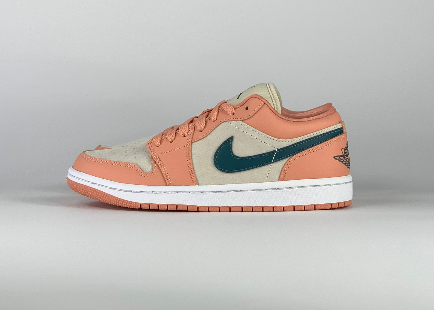 Jordan 1 Low Light Madder Root (W)