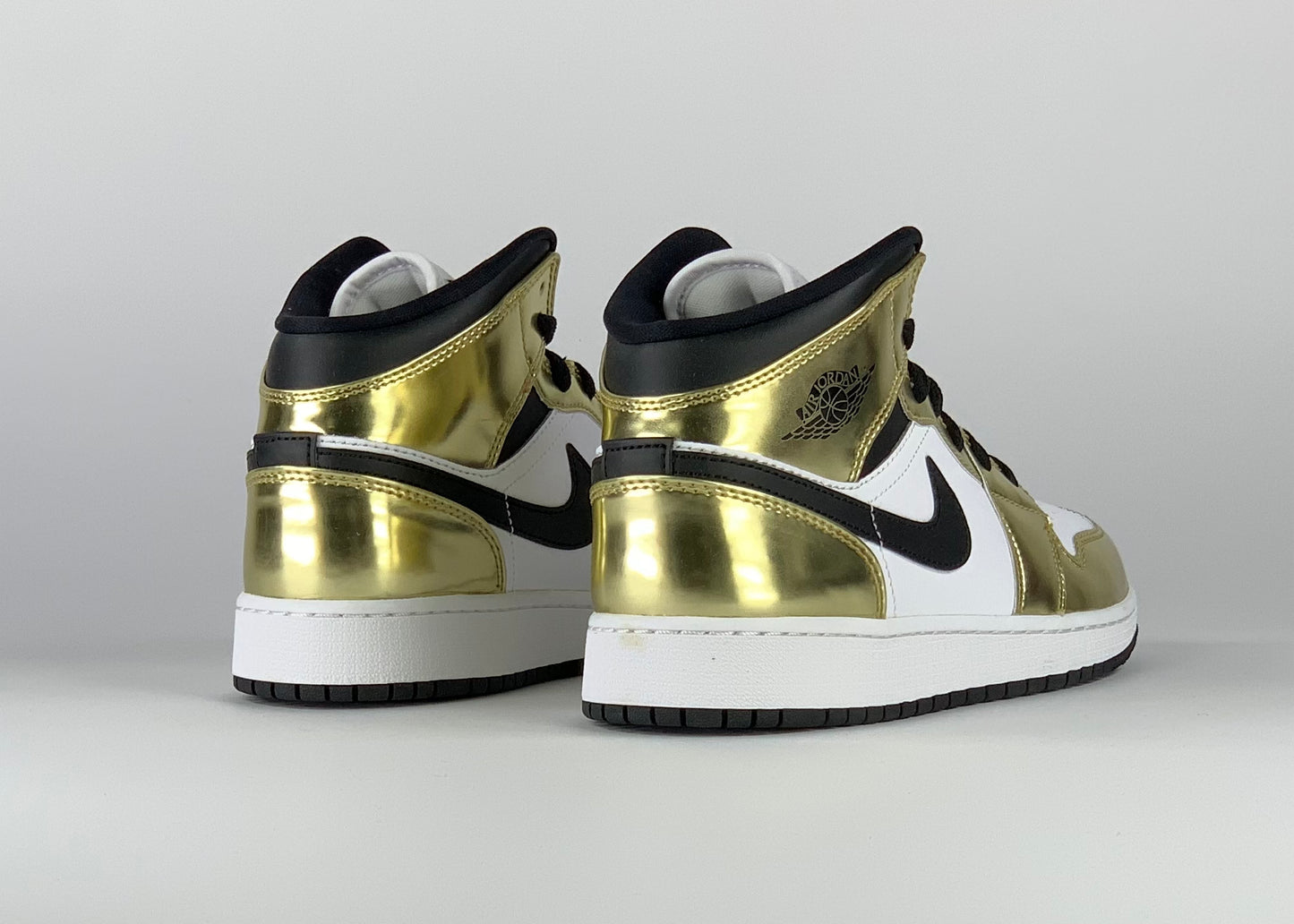 Jordan 1 Mid Metallic Gold