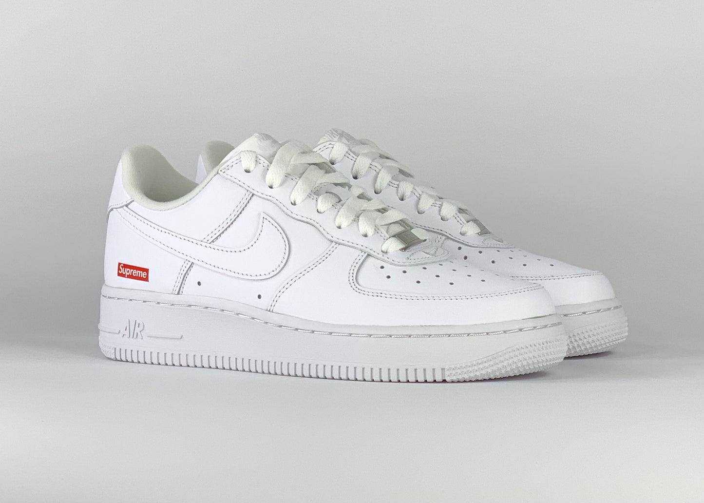 Nike Air Force 1 Low Supreme White