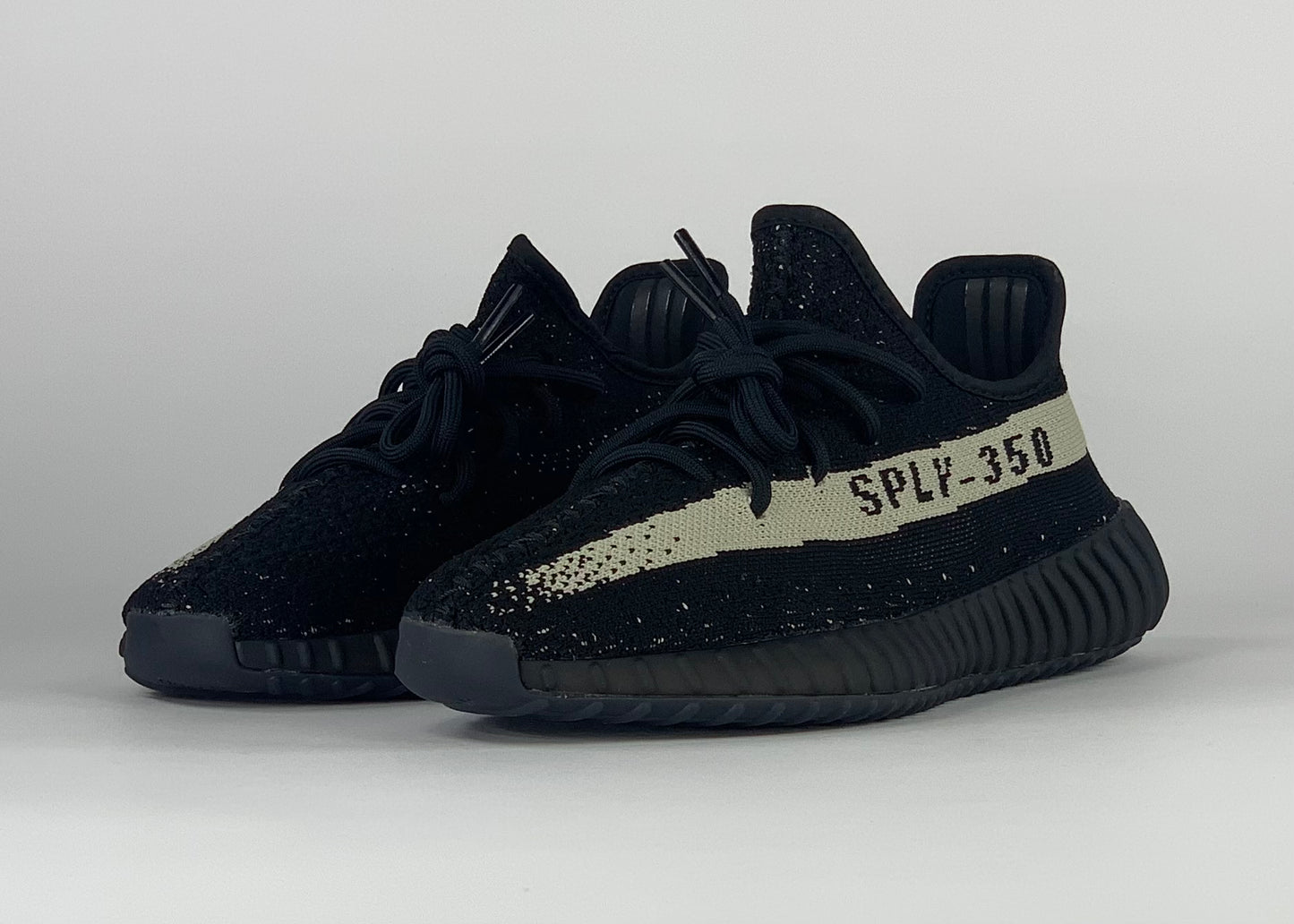 Adidas Yeezy Boost 350 V2 Core Black White (Oreo)