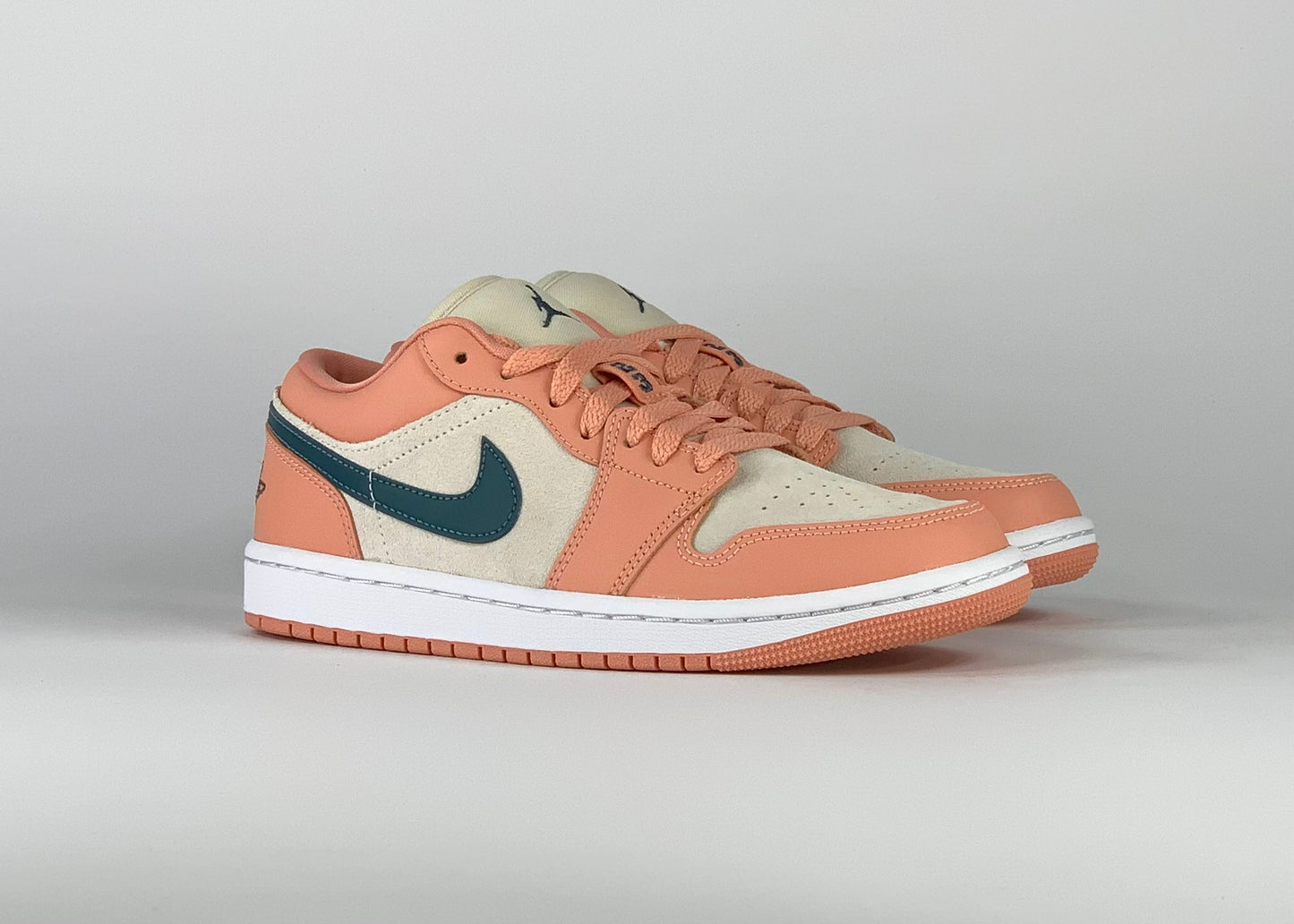 Jordan 1 Low Light Madder Root (W)