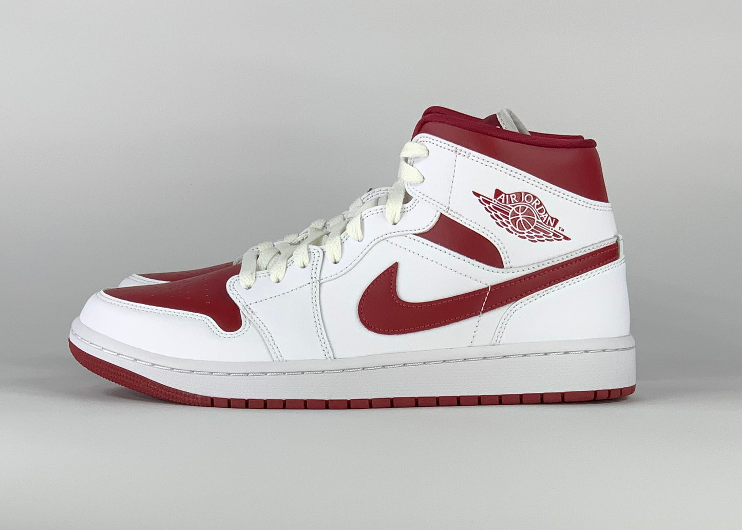 Jordan 1 Mid Reverse Chicago (W)