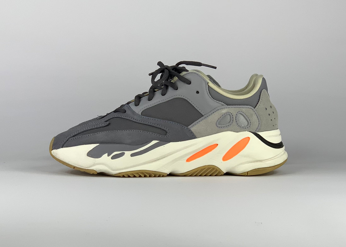 Adidas Yeezy Boost 700 Magnet