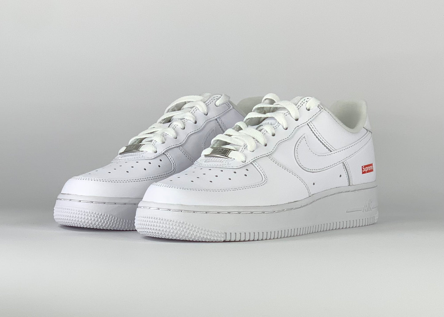 Nike Air Force 1 Low Supreme White