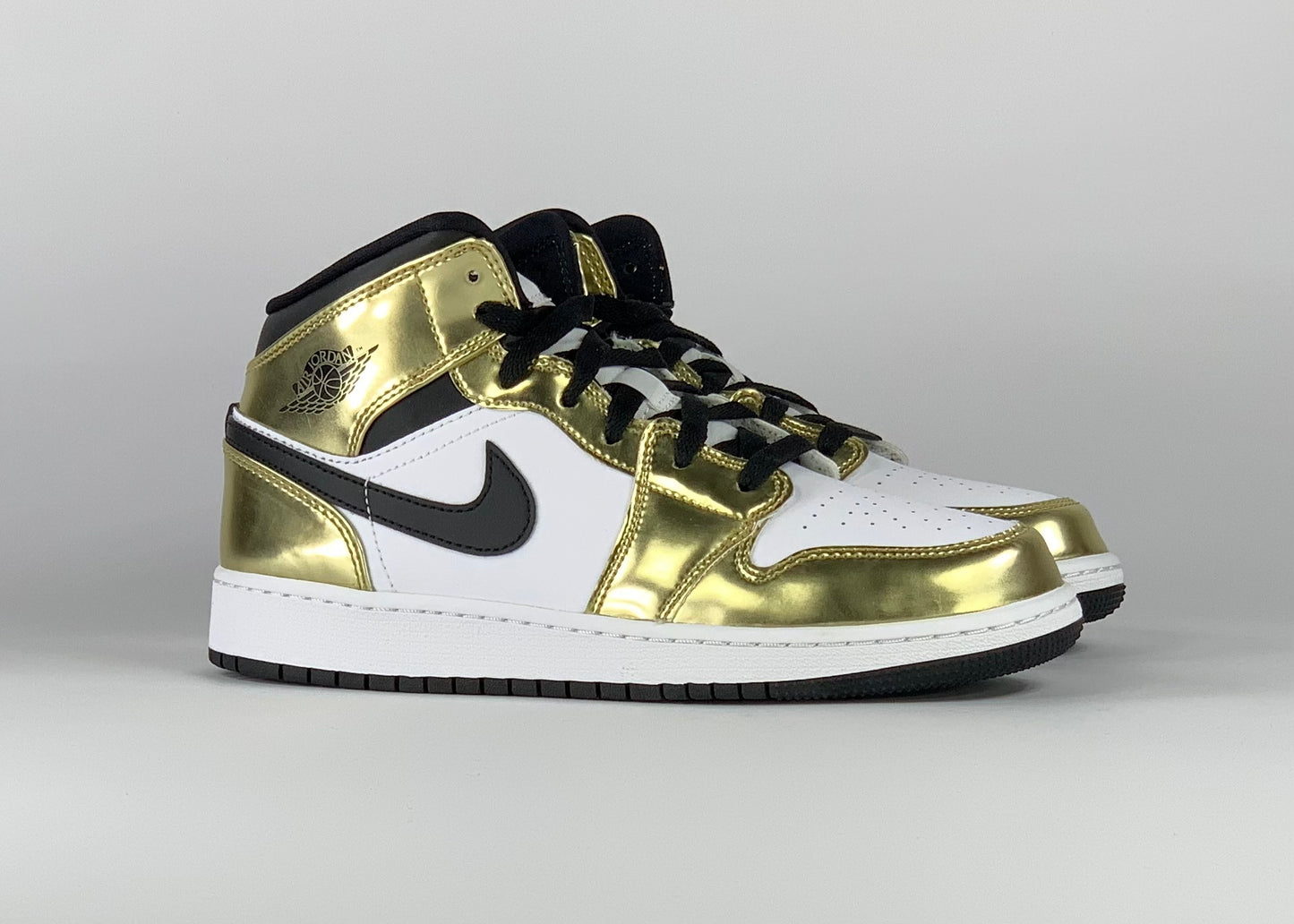 Jordan 1 Mid Metallic Gold